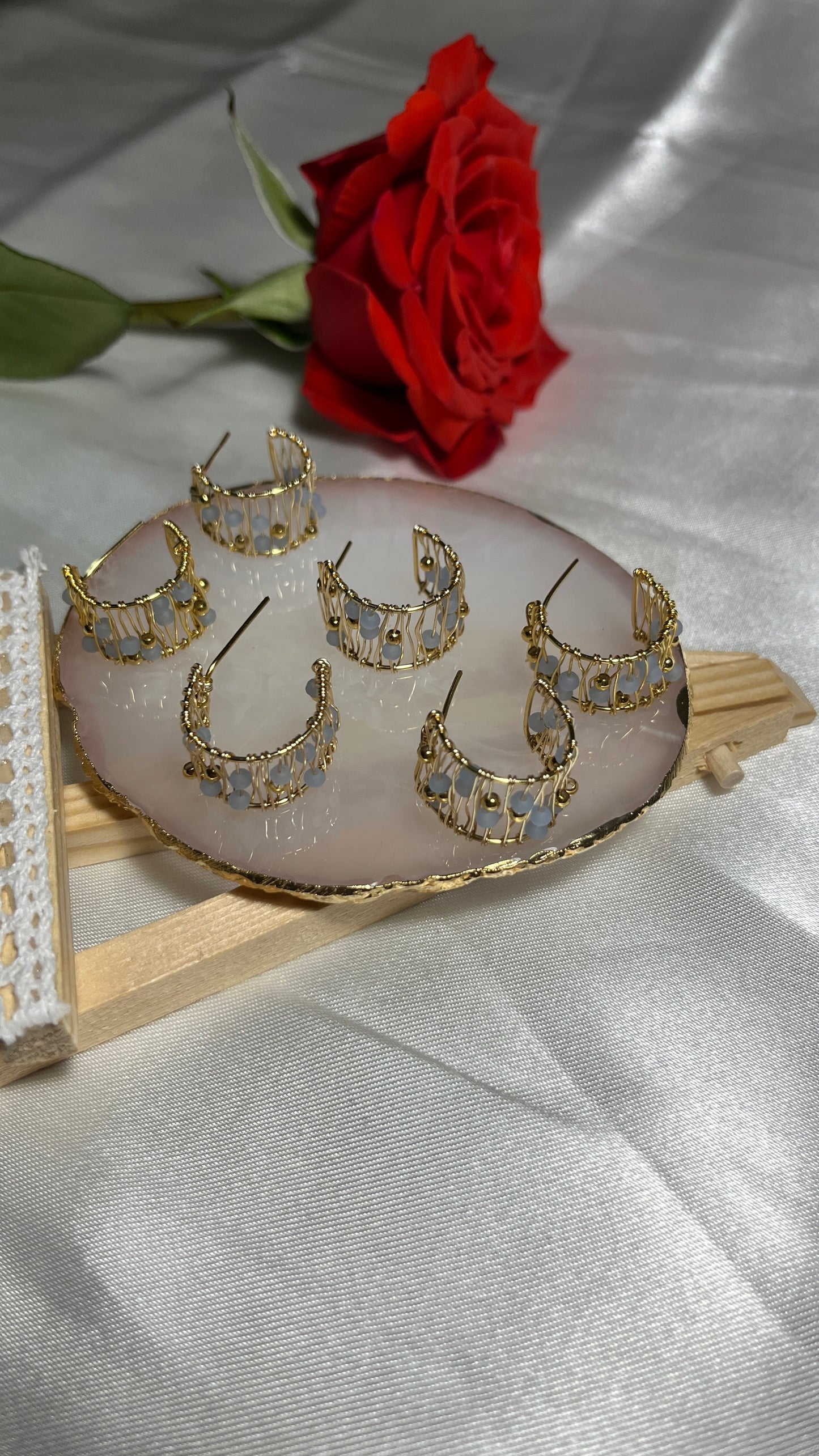Ariana’s earings